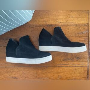 Steve Madden Black Suede Wedge Sneaker Women’s Size 10